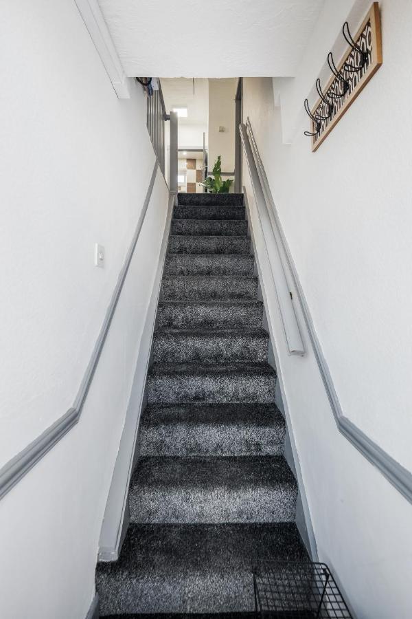 Heathrow 2-Bedroom Maisonette With Parking 웨스트드레이톤 외부 사진