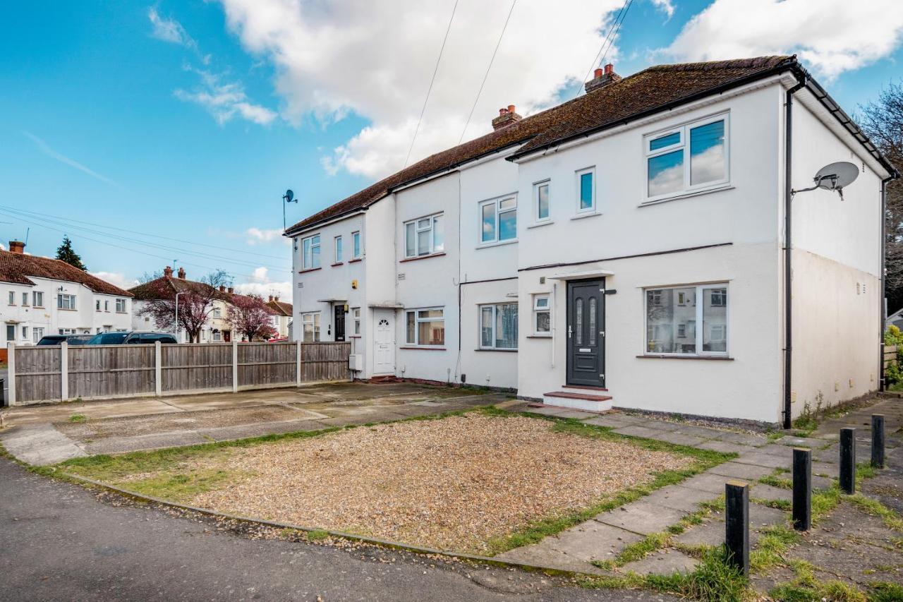 Heathrow 2-Bedroom Maisonette With Parking 웨스트드레이톤 외부 사진