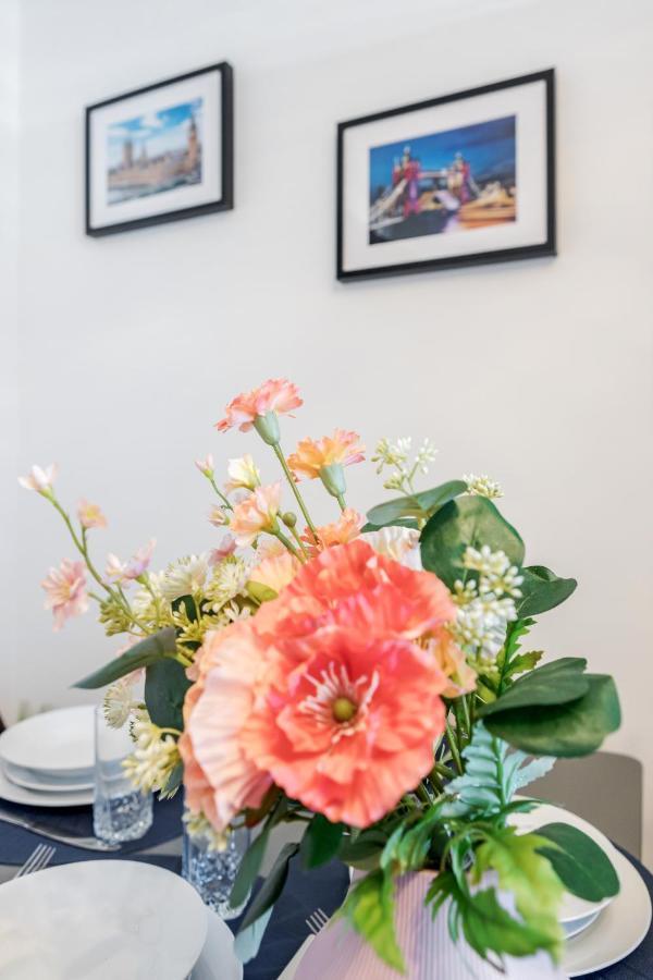 Heathrow 2-Bedroom Maisonette With Parking 웨스트드레이톤 외부 사진