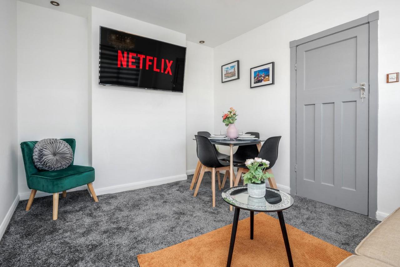Heathrow 2-Bedroom Maisonette With Parking 웨스트드레이톤 외부 사진