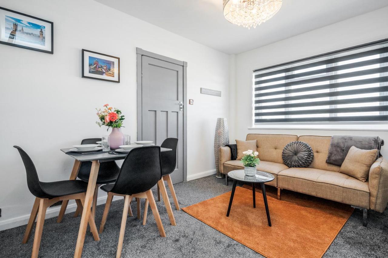Heathrow 2-Bedroom Maisonette With Parking 웨스트드레이톤 외부 사진