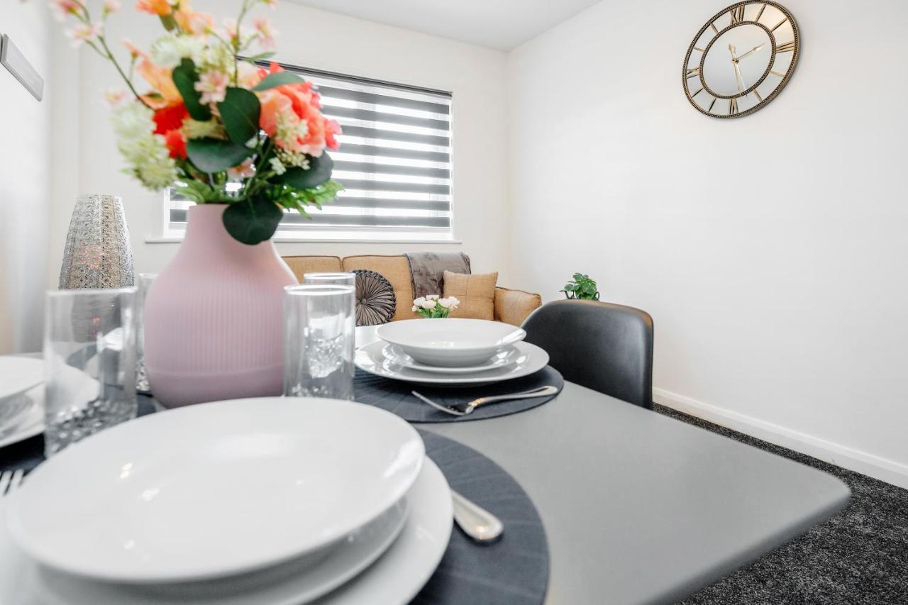 Heathrow 2-Bedroom Maisonette With Parking 웨스트드레이톤 외부 사진